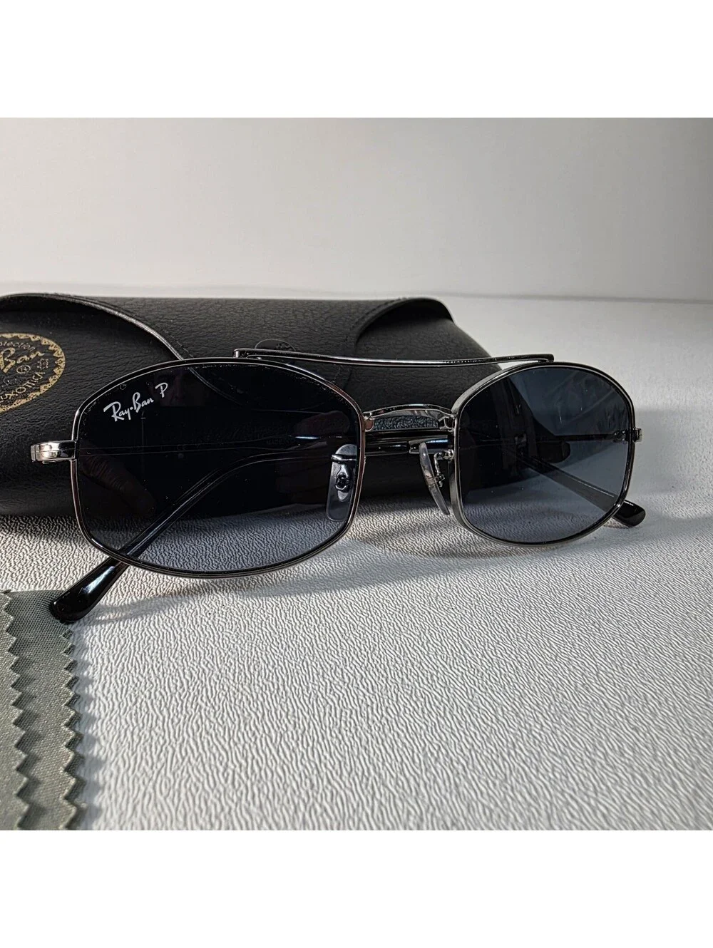 Ray-Ban RB3719 Oval Polarized Sunglasses -Gunmetal Frame /Blue Lenses W/Case
